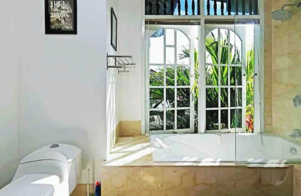 Photo of Bathroom in Kartika Plaza