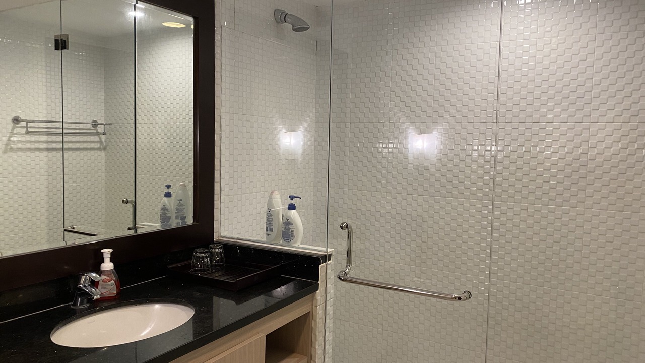 Photo of Bathroom in Kartika Plaza