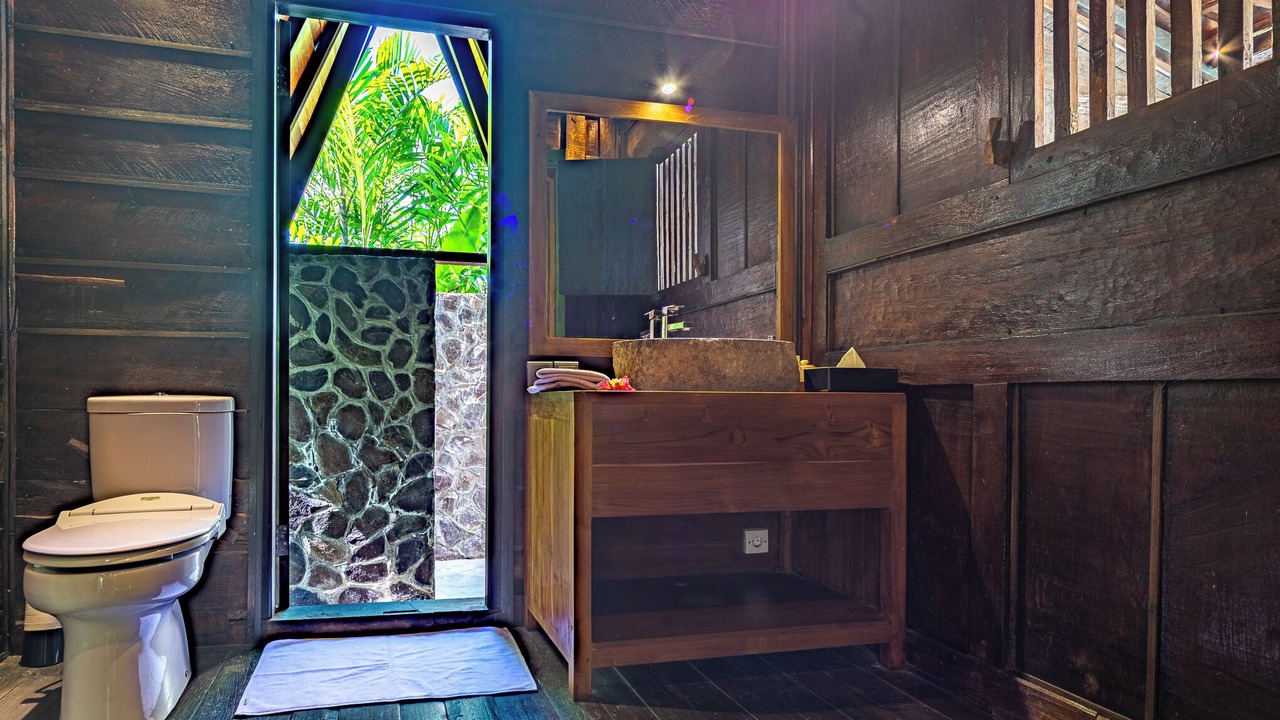 Photo of Bathroom in Kalisada