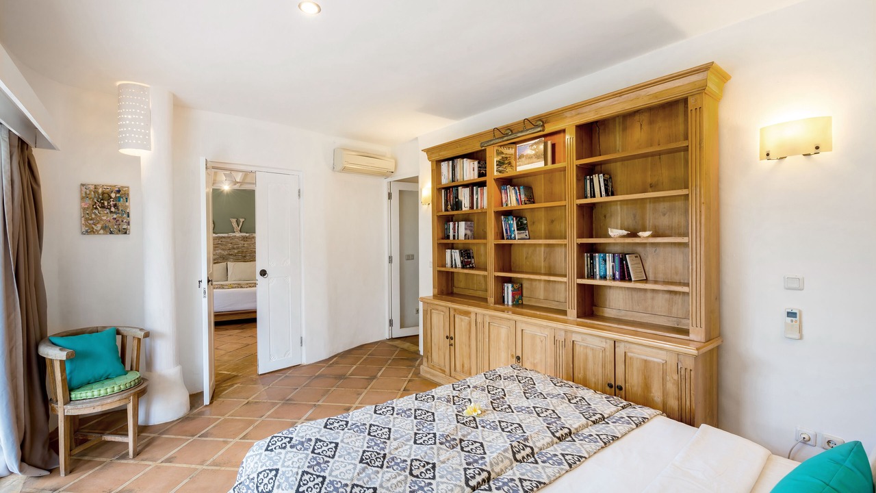 Photo of Bedroom in Drupadi