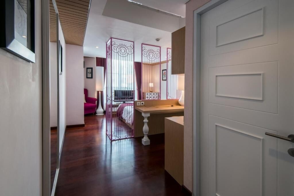 Photo of Bedroom in Kartika Plaza
