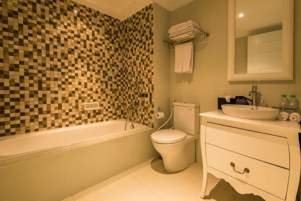 Photo of Bathroom in Kartika Plaza