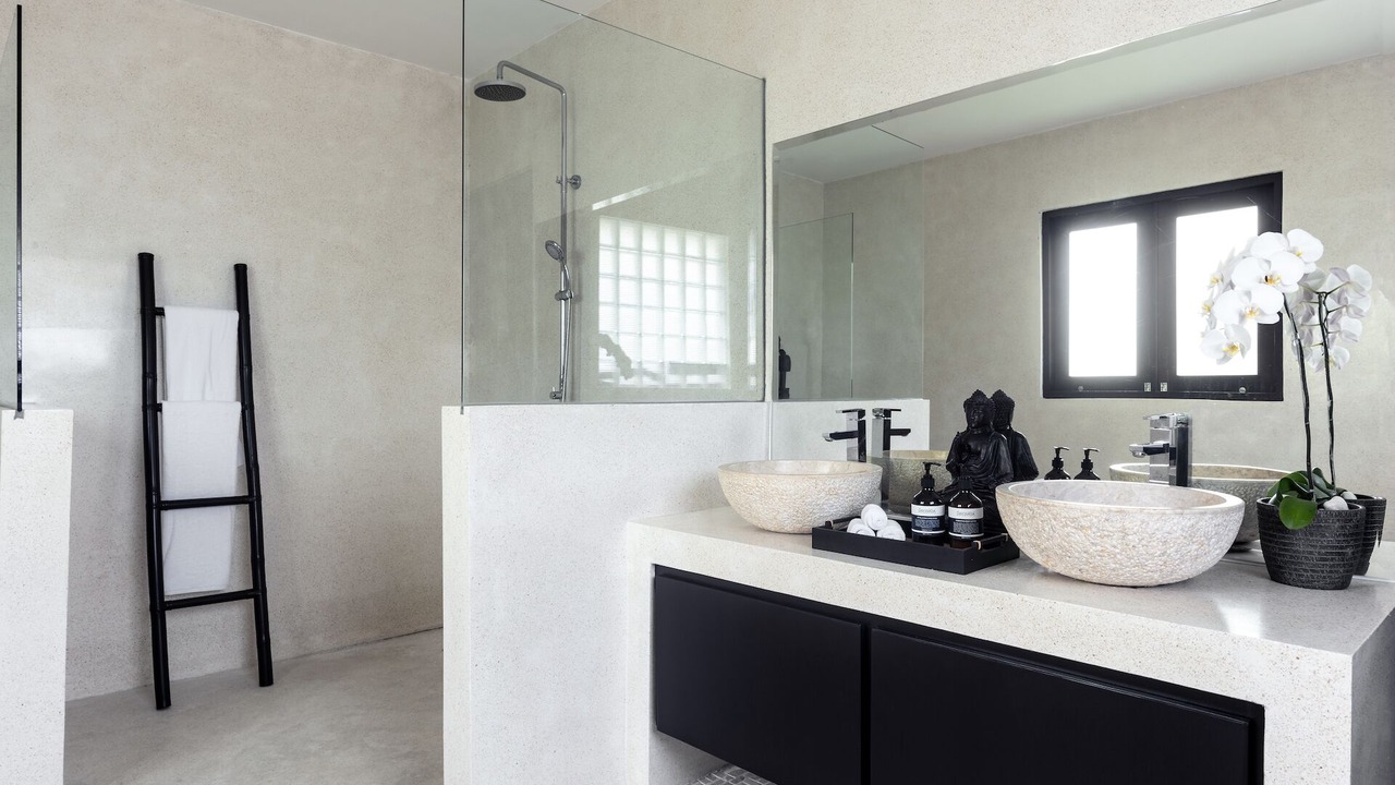 Photo of Bathroom in Sunset Road