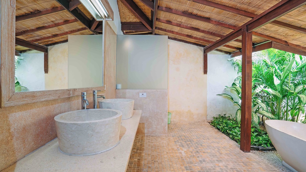 Photo of Bathroom in Sunset Road