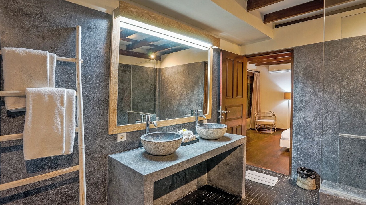Photo of Bathroom in Sunset Road