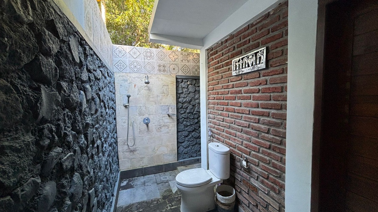Photo of Bathroom in Bukti