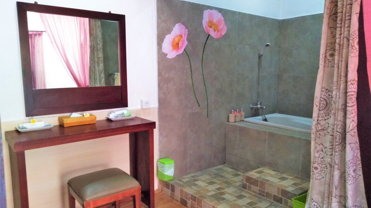 Photo of Bathroom in By Pass Ngurah Rai Kuta