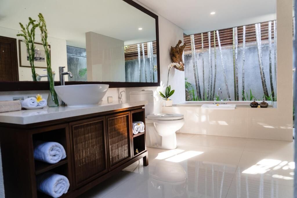 Photo of Bathroom in Petitenget