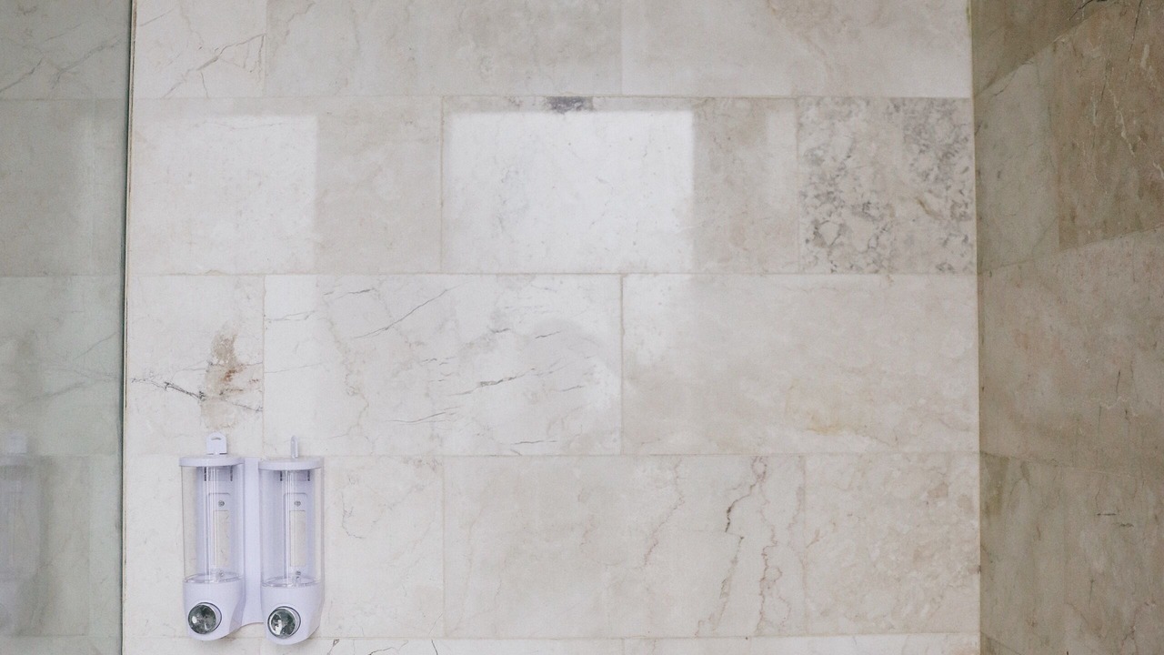 Photo of Bathroom in Kartika Plaza