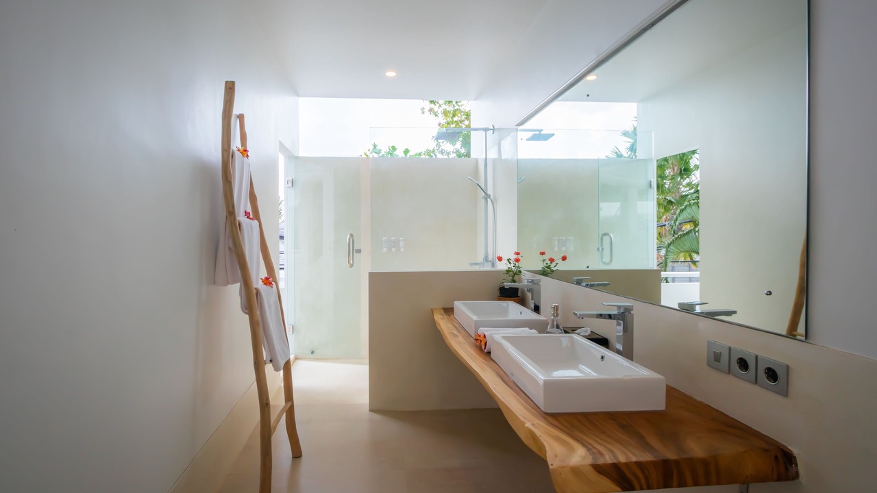 Photo of Bathroom in Sunset Road