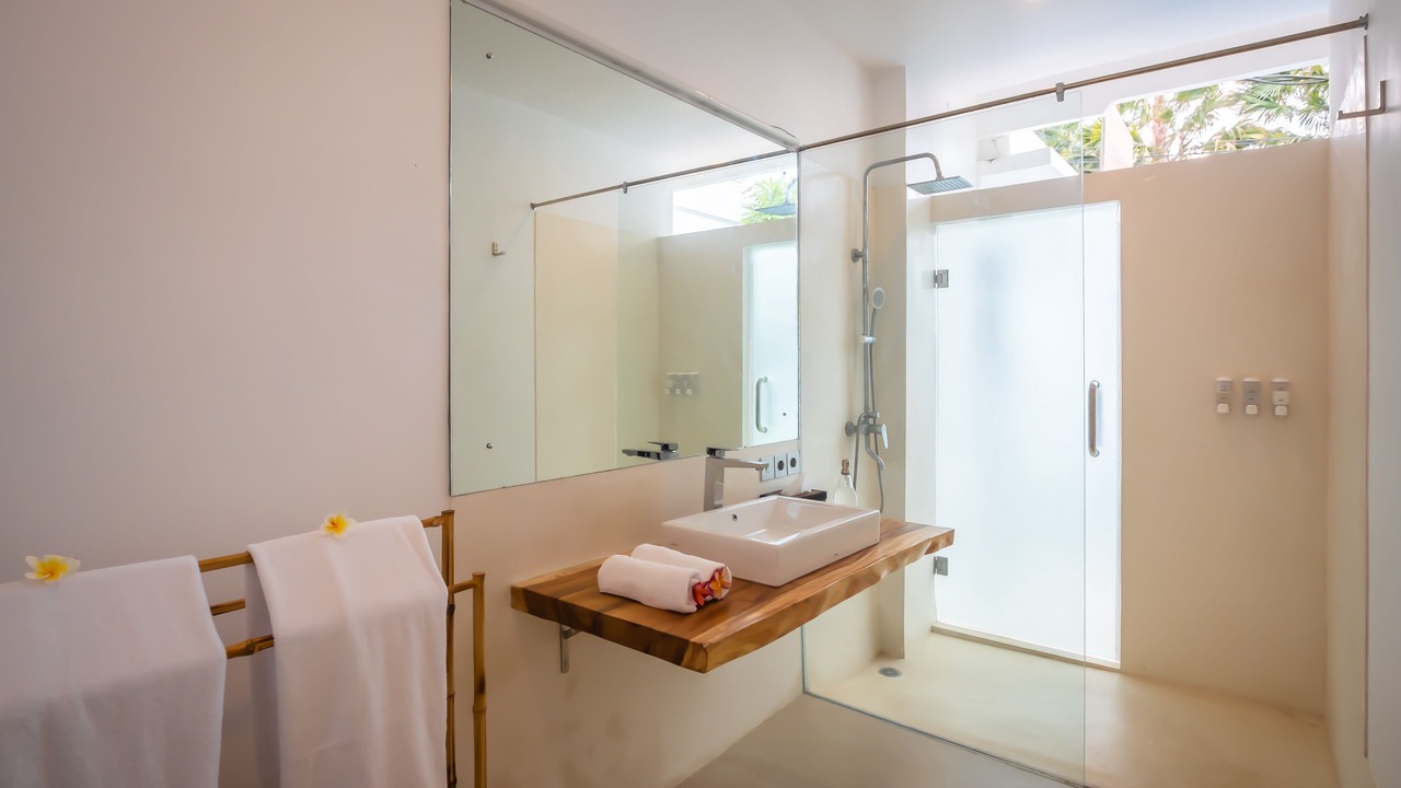 Photo of Bathroom in Sunset Road