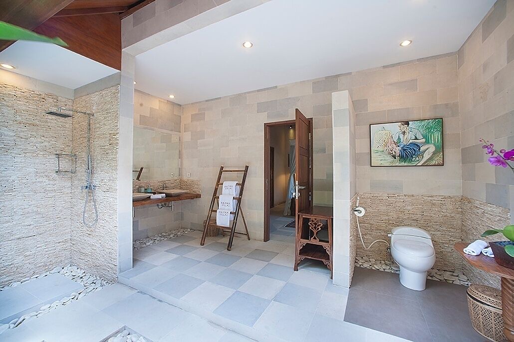Photo of Bathroom in Sunset Road