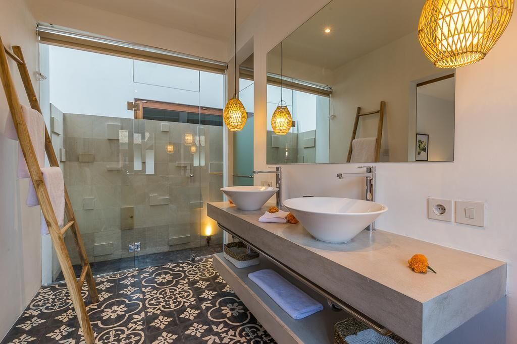 Photo of Bathroom in Petitenget