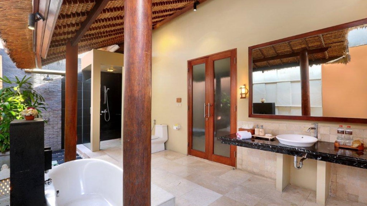 Photo of Bathroom in Laksmana