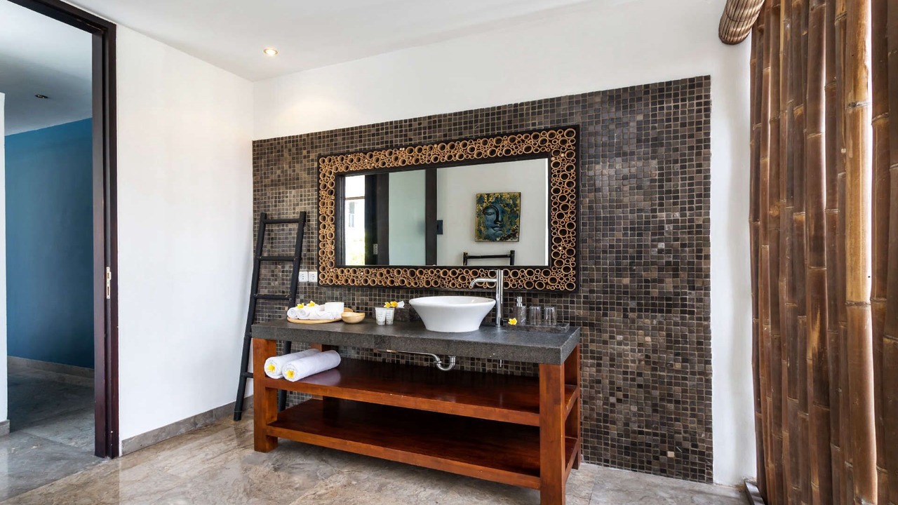 Photo of Bathroom in Petitenget