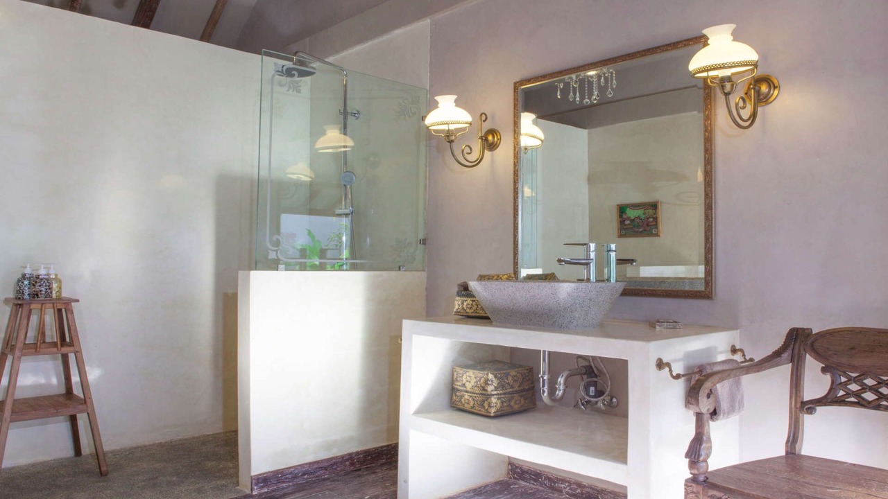Photo of Bathroom in Petitenget
