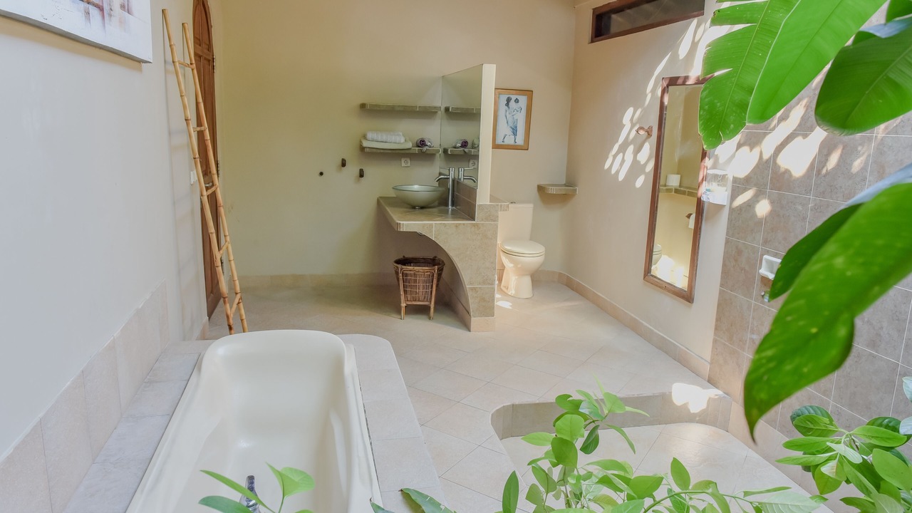 Photo of Bathroom in Dyanapura