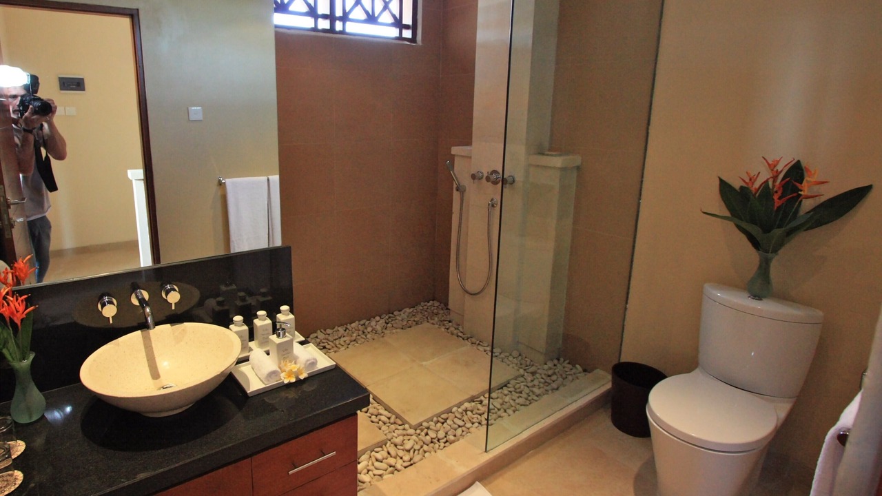 Photo of Bathroom in Sunset Road