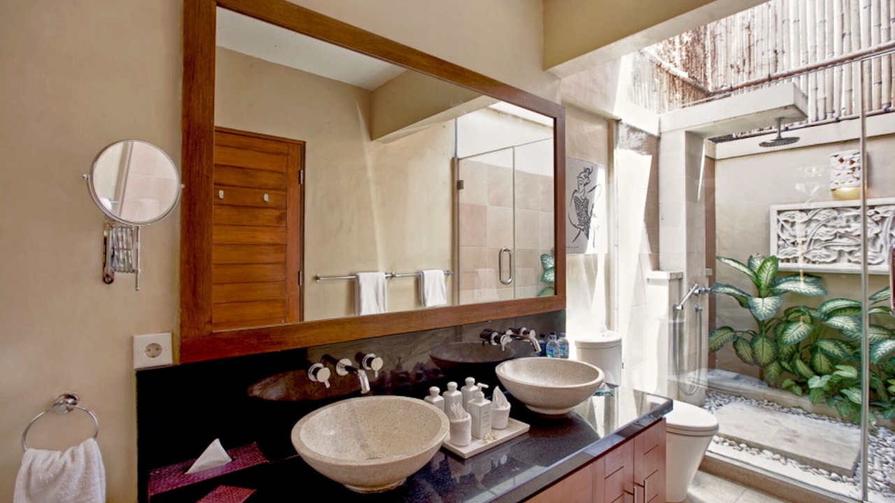 Photo of Bathroom in Sunset Road