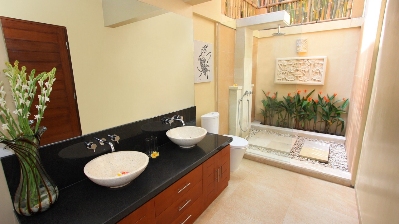 Photo of Bathroom in Sunset Road