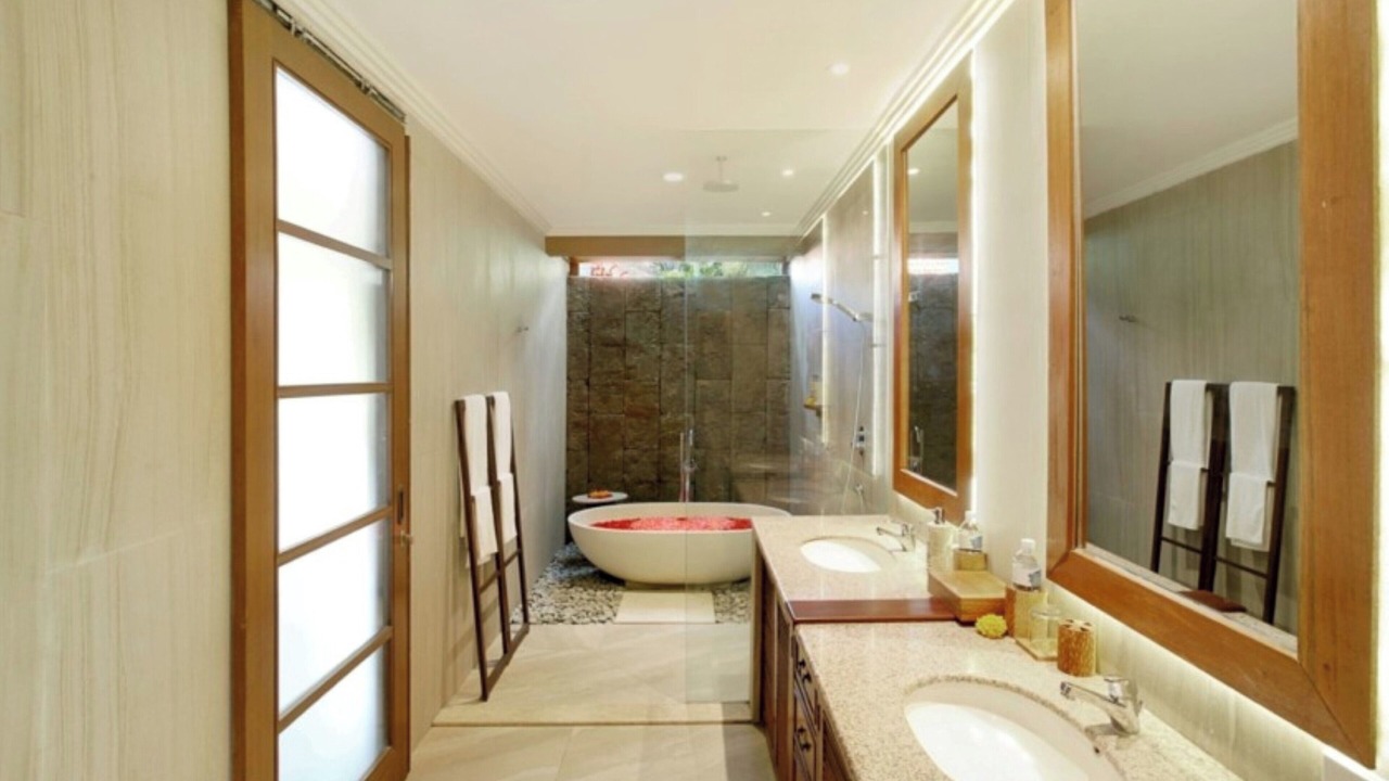 Photo of Bathroom in Petitenget