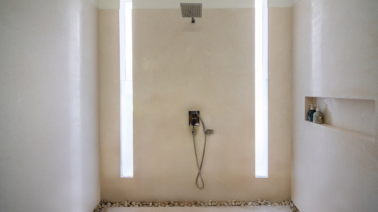 Photo of Bathroom in Sunset Road