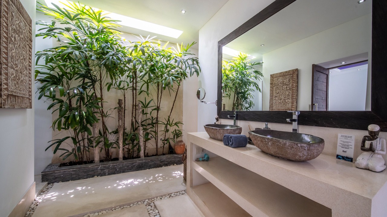 Photo of Bathroom in Sunset Road