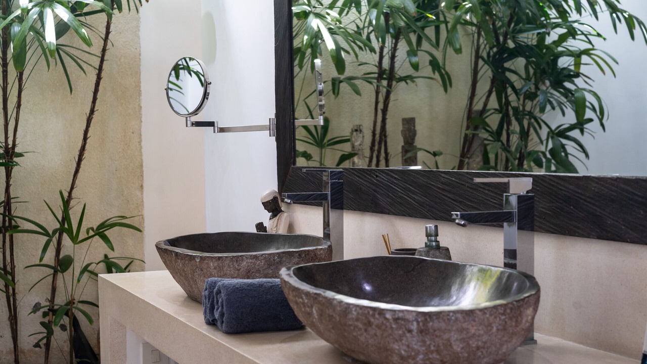 Photo of Bathroom in Sunset Road