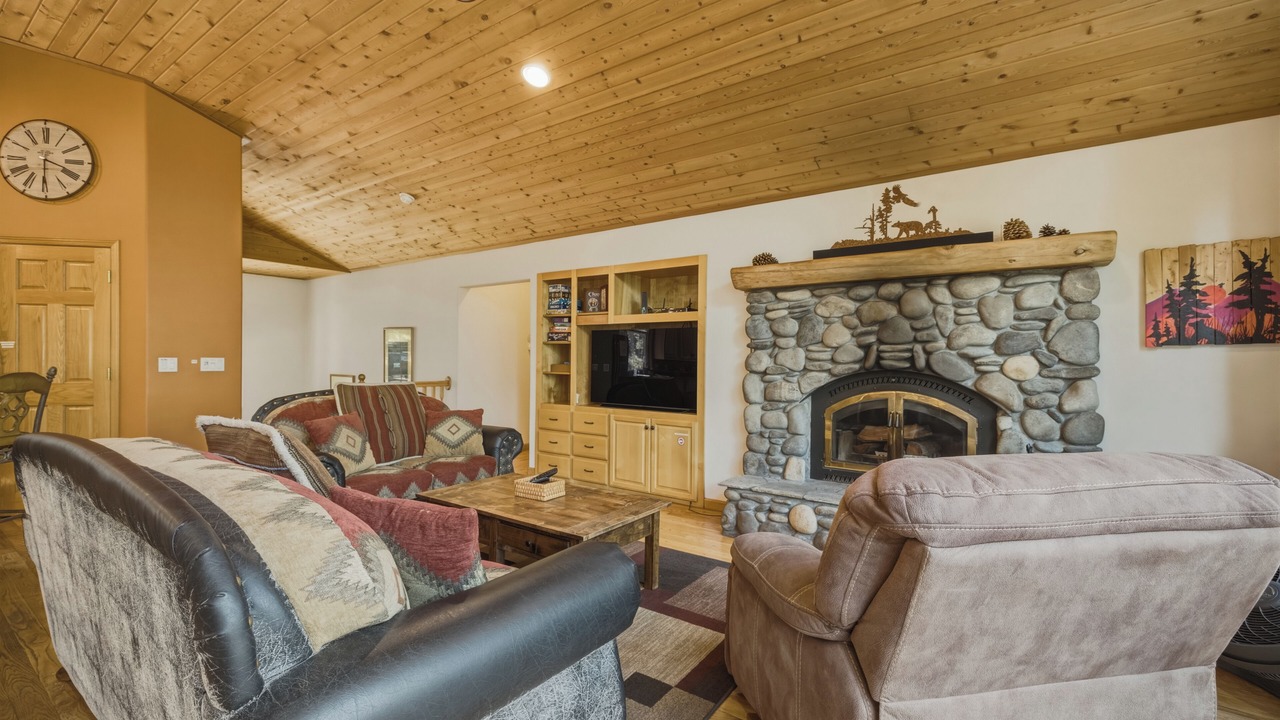 Photo of Livingroom in North Upper Truckee
