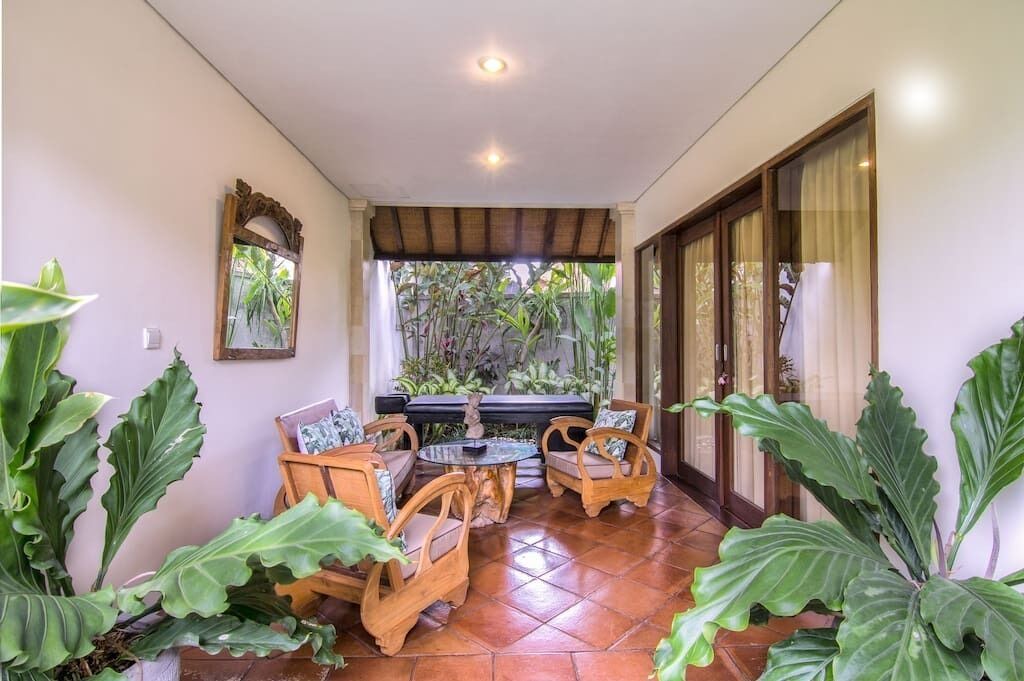 Photo of Patio Balcony in Sunset Road