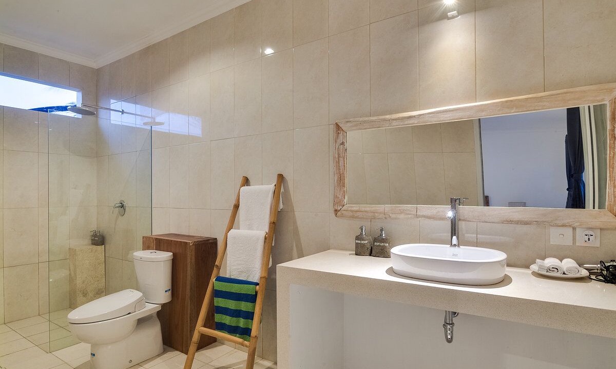 Photo of Bathroom in Petitenget