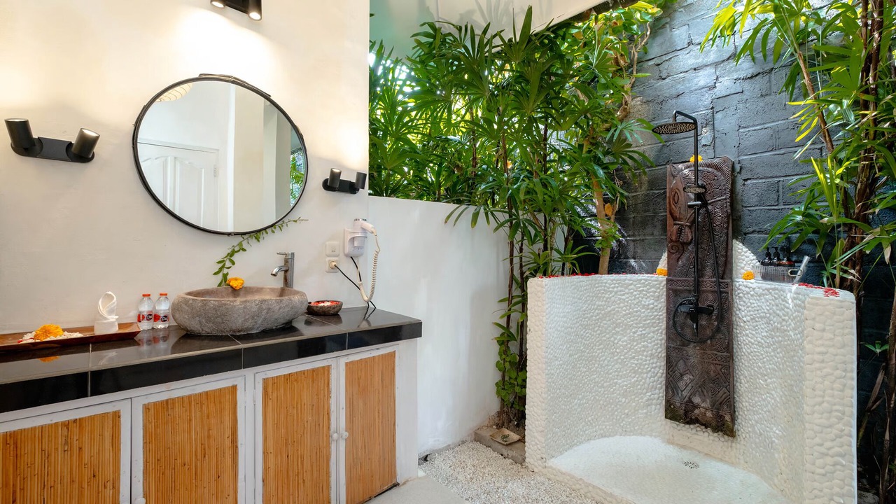 Photo of Bathroom in Laksmana