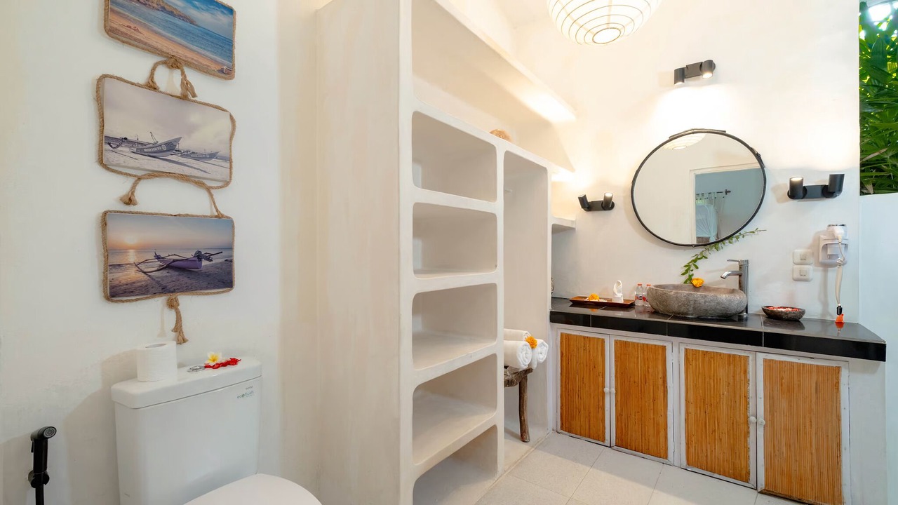 Photo of Bathroom in Laksmana