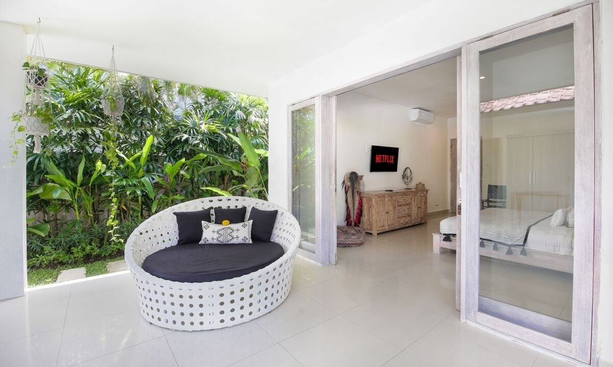Photo of Patio Balcony in Sunset Road