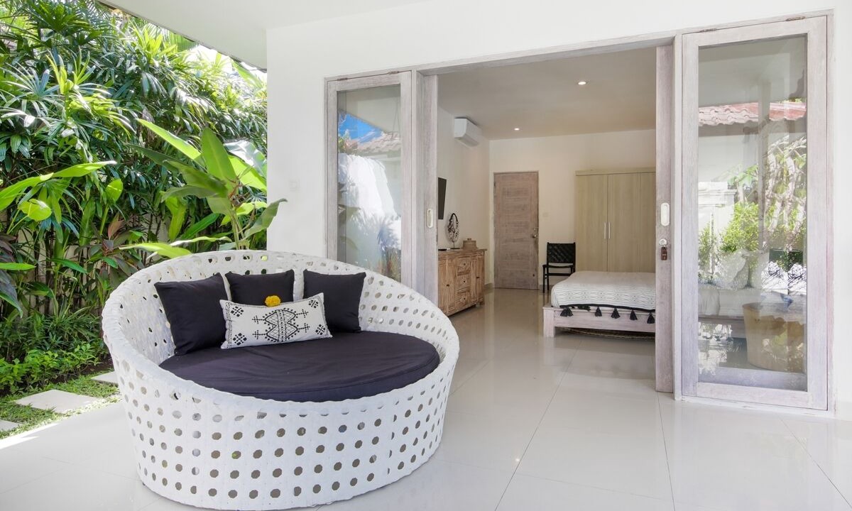 Photo of Patio Balcony in Sunset Road