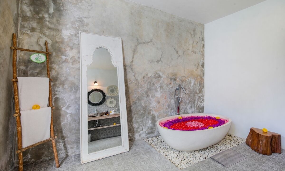 Photo of Bathroom in Sunset Road