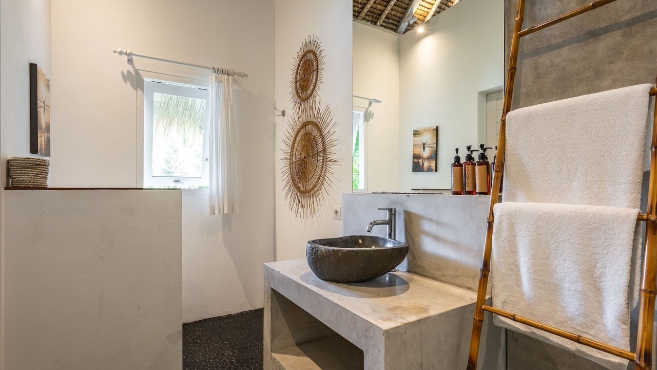 Photo of Bathroom in Petitenget
