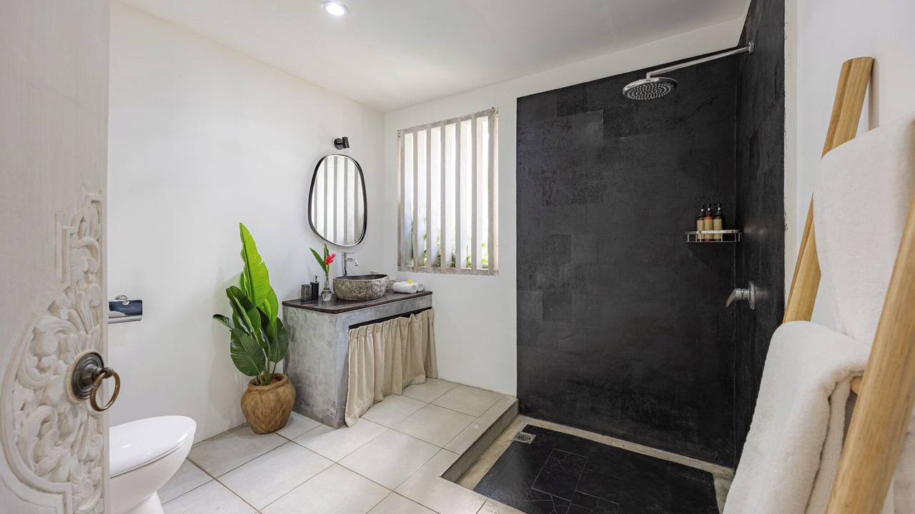 Photo of Bathroom in Sunset Road
