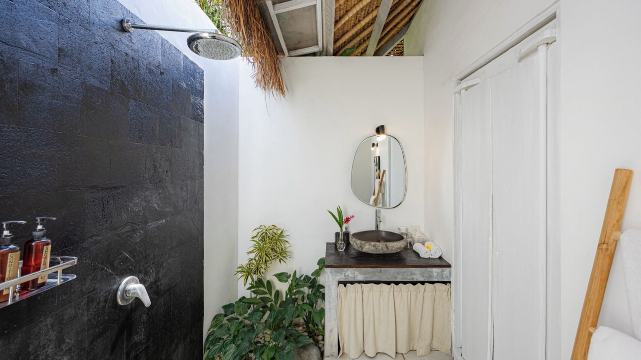 Photo of Bathroom in Sunset Road