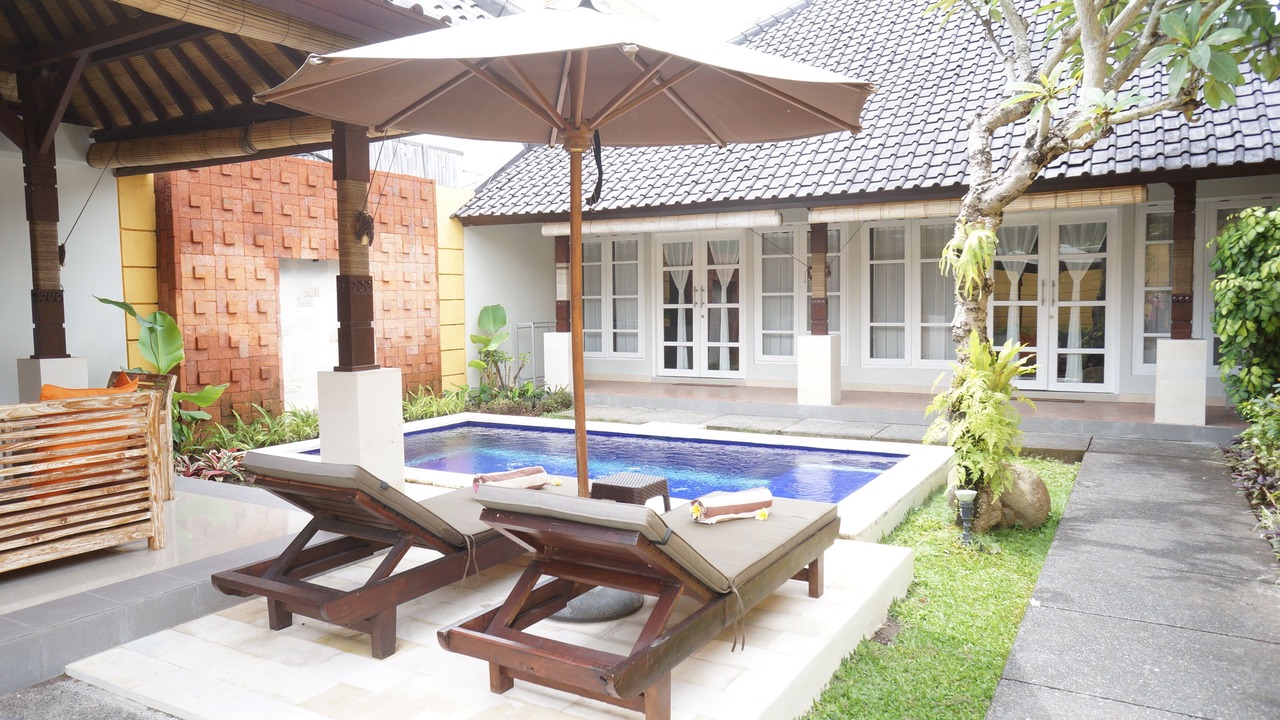 Photo of Patio Balcony in Sunset Road