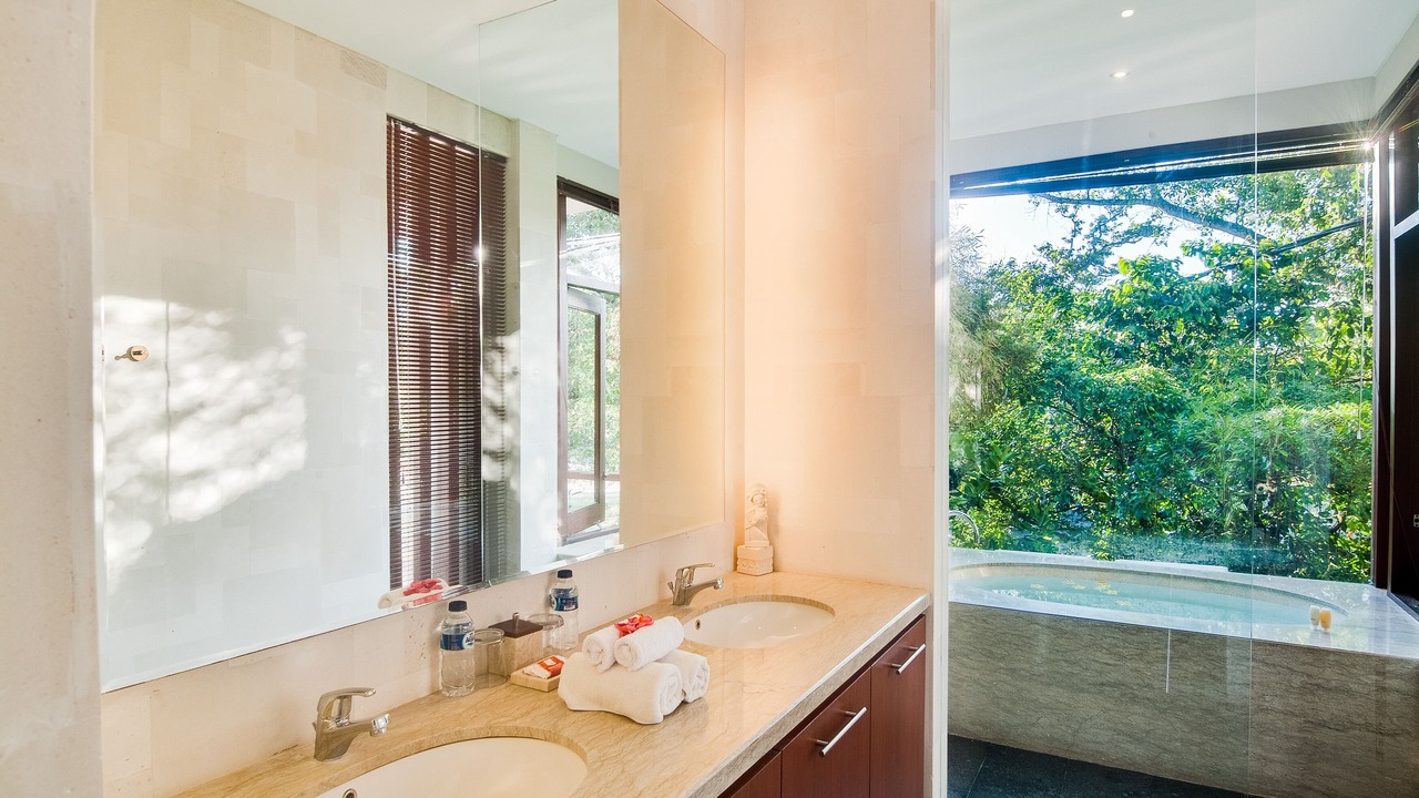 Photo of Bathroom in Petitenget