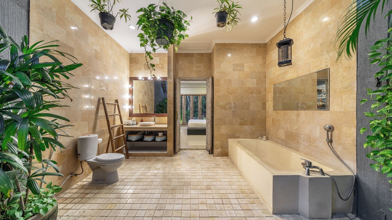 Photo of Bathroom in Petitenget
