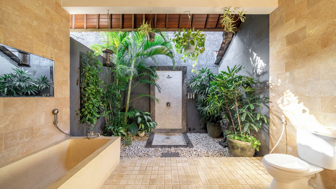 Photo of Bathroom in Petitenget
