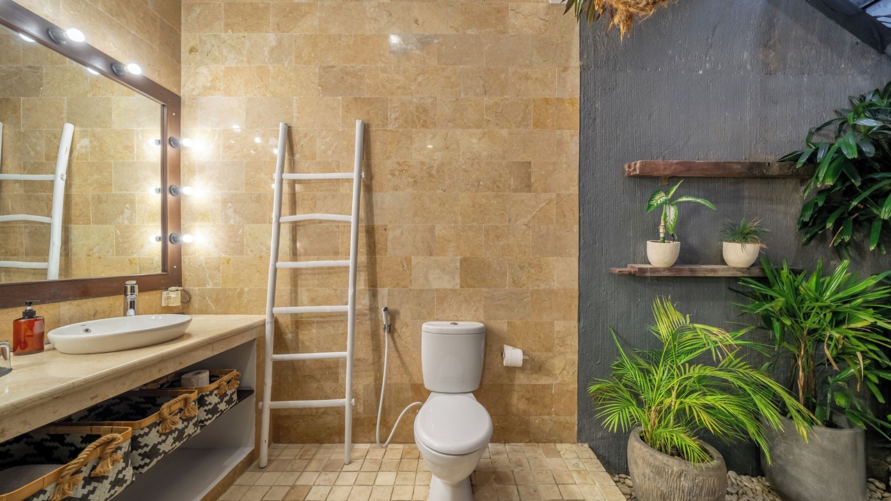 Photo of Bathroom in Petitenget