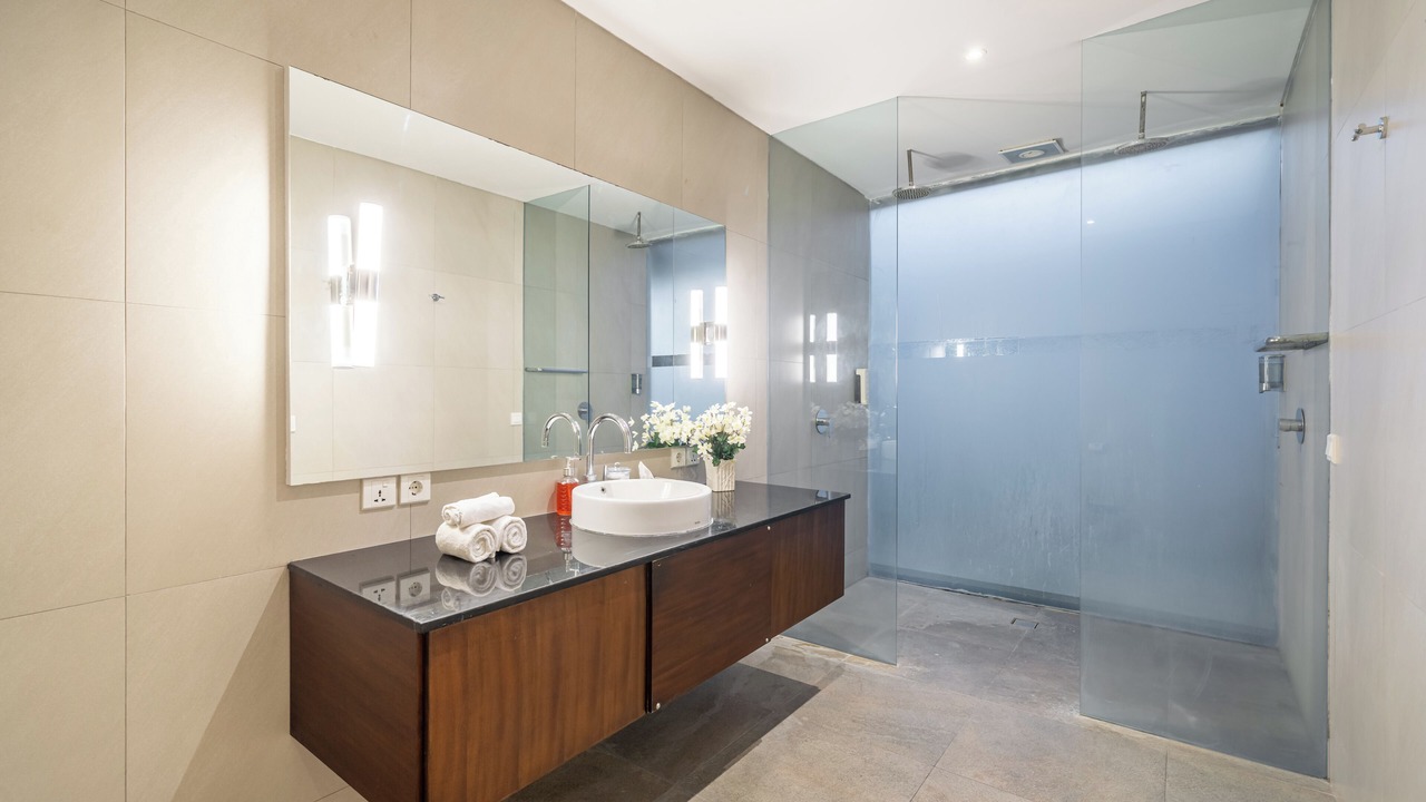Photo of Bathroom in Petitenget