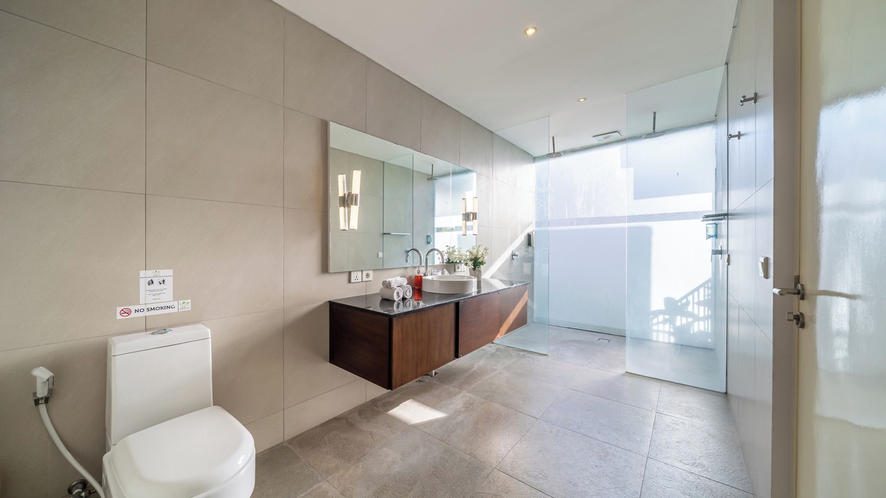 Photo of Bathroom in Petitenget