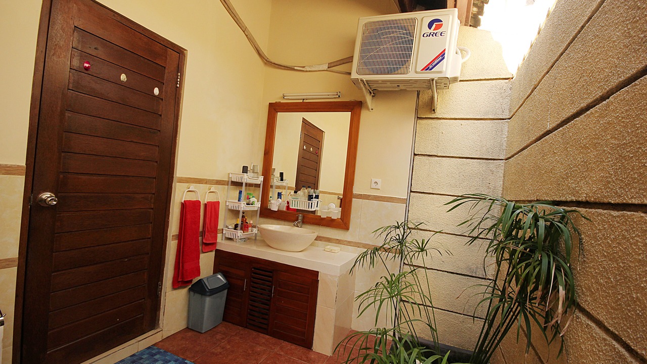 Photo of Bathroom in Sunset Road