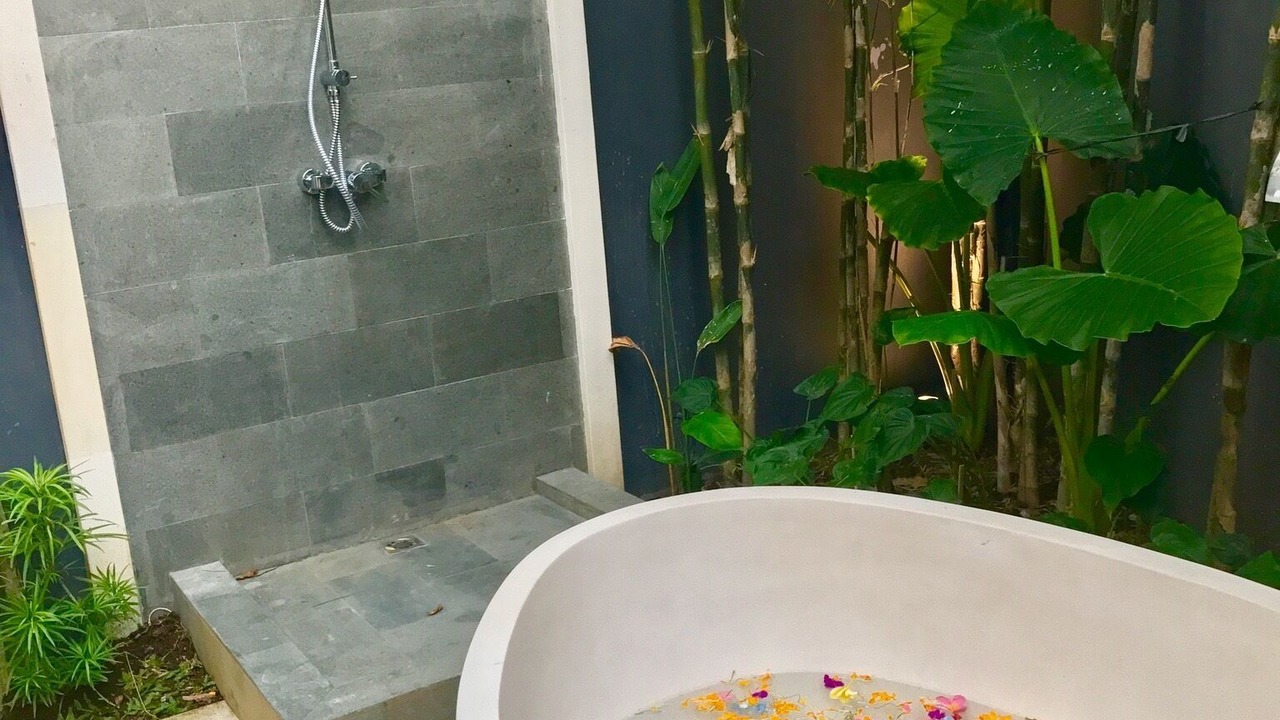 Photo of Bathroom in Petitenget