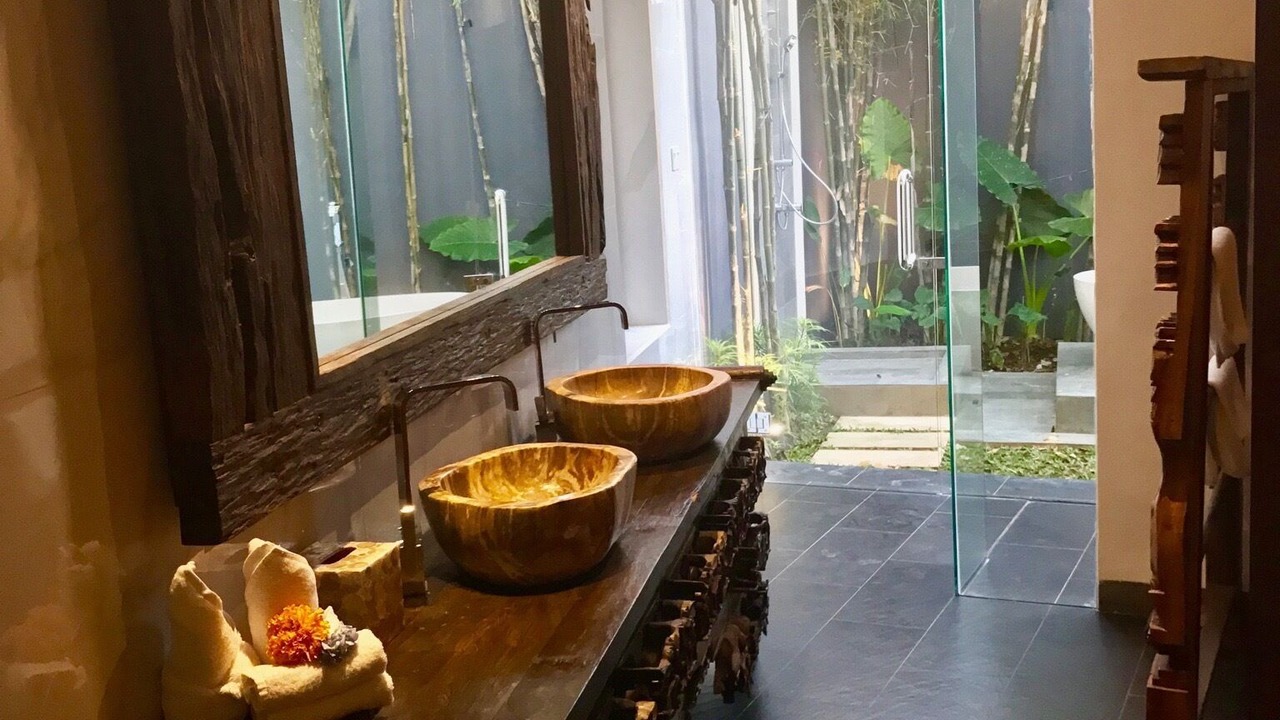 Photo of Bathroom in Petitenget