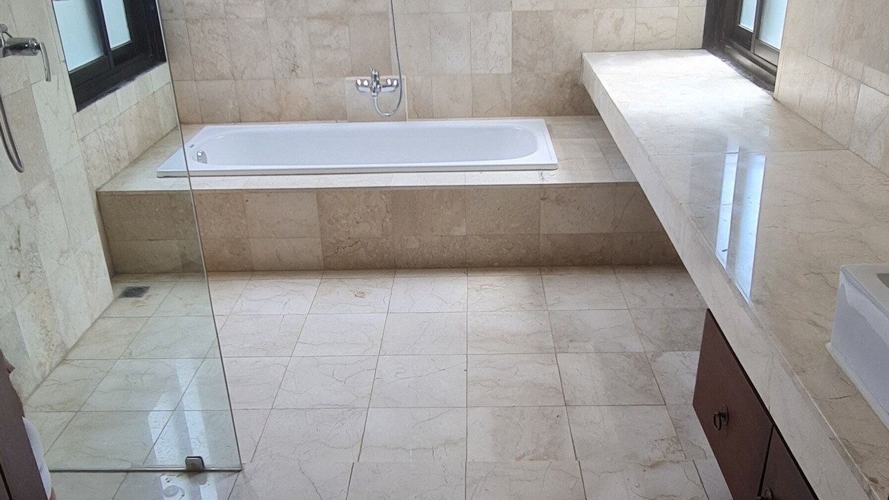 Photo of Bathroom in Mumbul